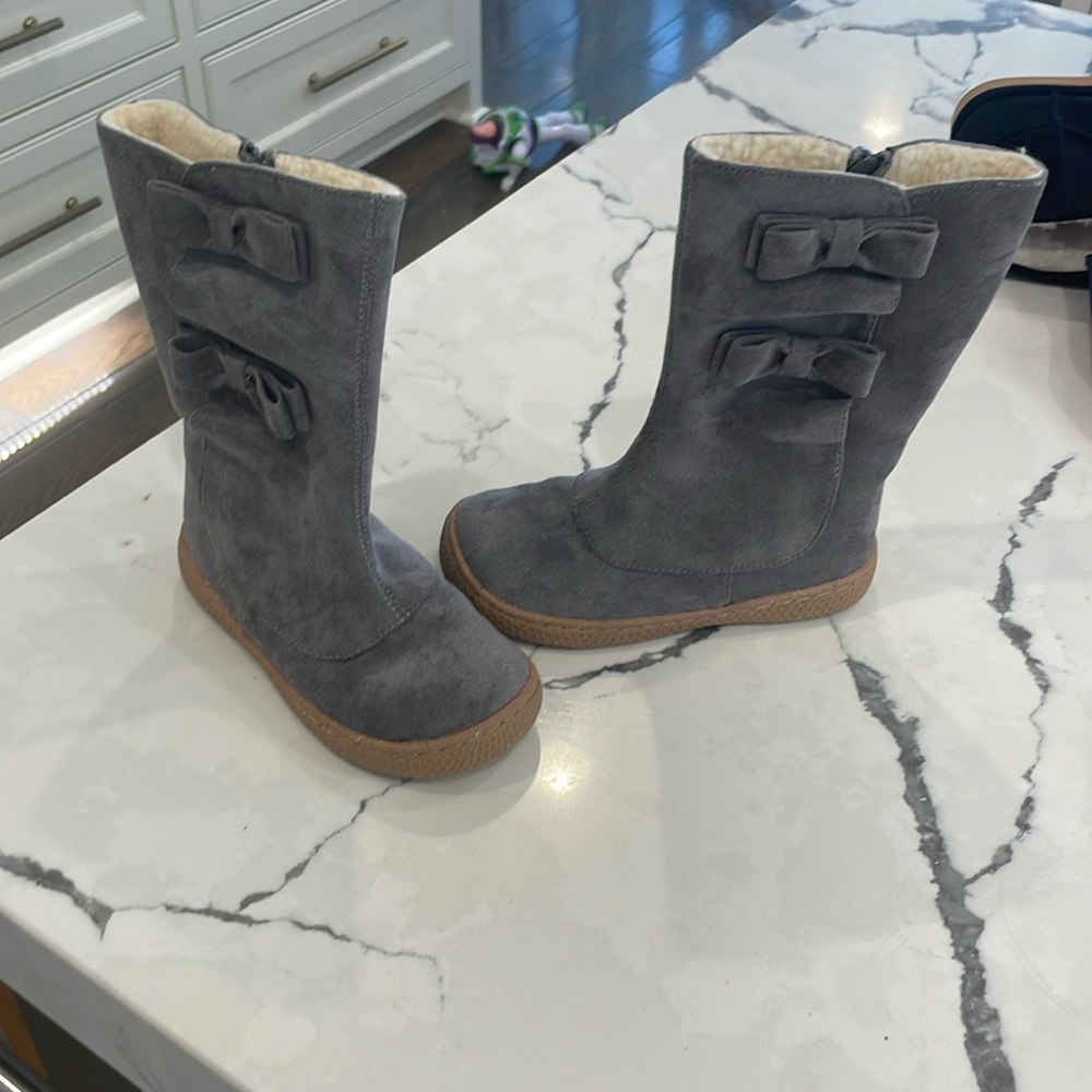 Livie and Luca size 10 gray suede boots
